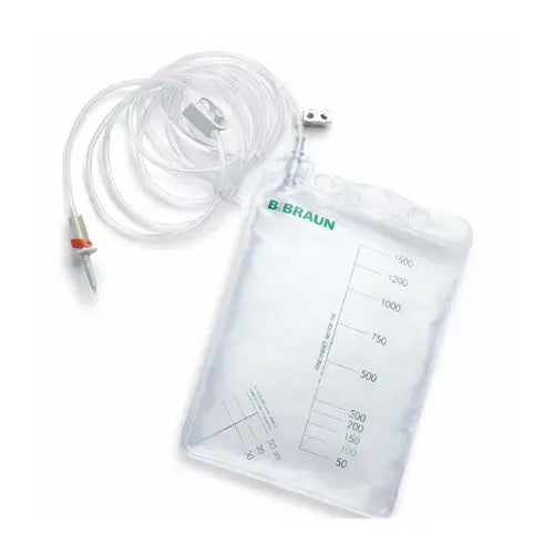 Clear plastic bag with measurement markings and a attached hose, featuring the BBraun logo.