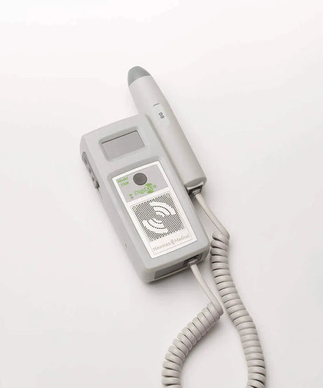 Medical device with a handheld probe and display on a white background